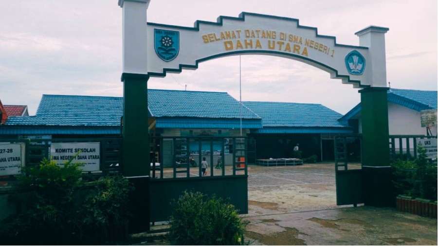 Pintu Gerbang SMA
